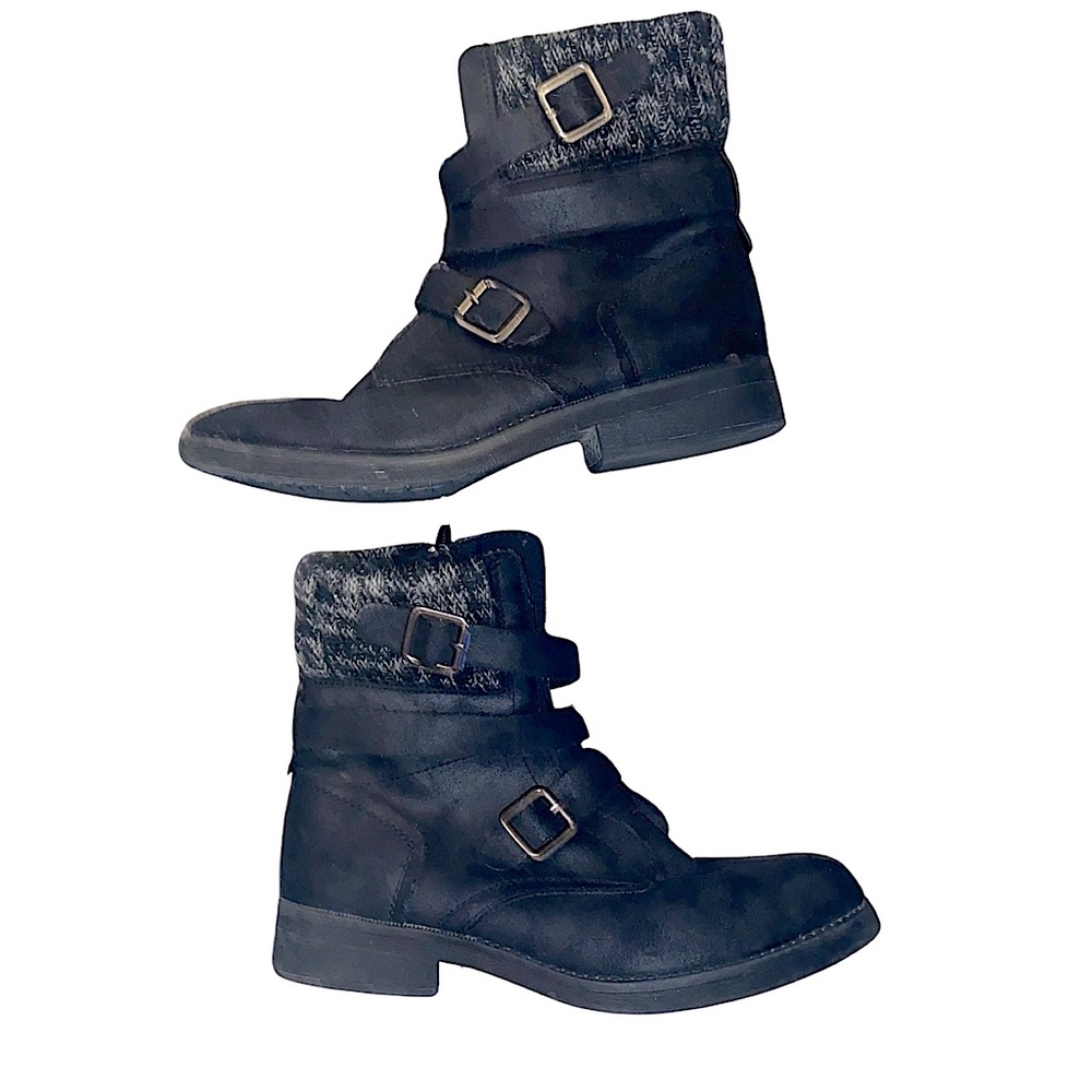 Black Moto Boot. Sweater and Buckle detail. Over Ankle,Faux Suede. Candies Sz10